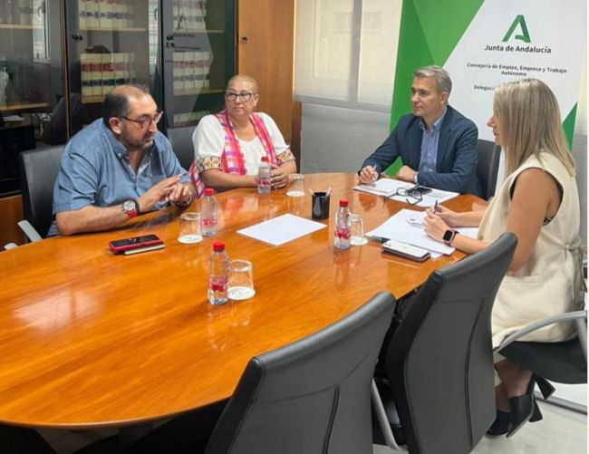 La Federación Gitana de Almería se reúnen con la Junta para hablar de empleabilidad