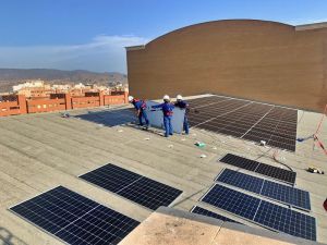 El Ayuntamiento de El Ejido se ahorrará 30.000 euros con placas solares