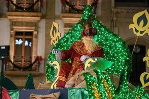 Once carrozas y cuatro espectáculos teatrales en la Cabalgata de Reyes en la capital