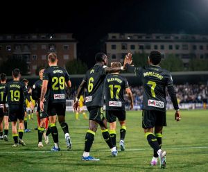 El Almería vuelve a la tarea el viernes y juega el domingo