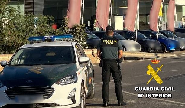 Buscan al conductor que atropelló de muerte a un peatón en Vícar