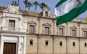 Solo PP y Por Andalucía mejoran en intención de voto