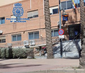 Cobró 51.000 euros de la pensión de su madre fallecida