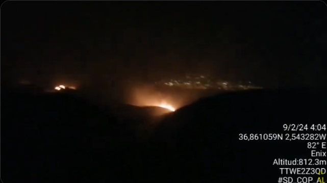 Incendio forestal en Enix visible desde la capital