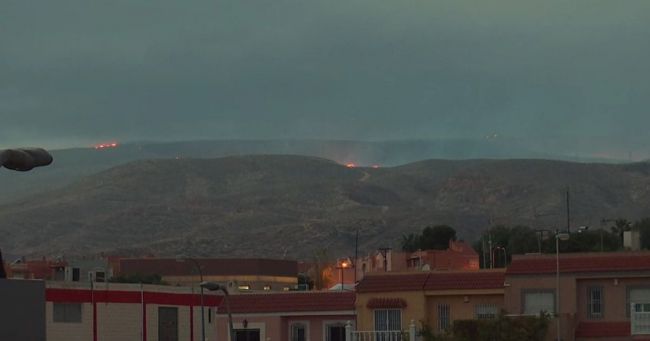 Extinguido el incendio de Enix tras calcinar 400 hectáreas