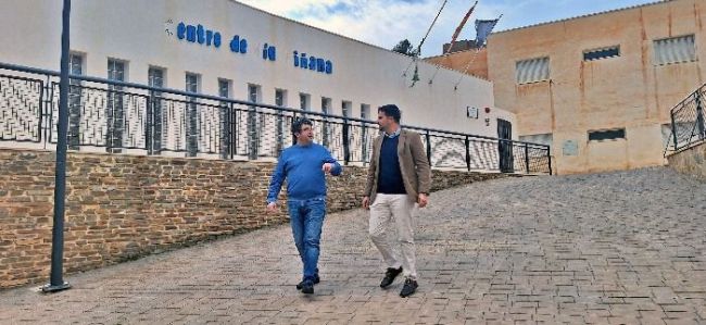 La Junta ofrece al alcalde de Fiñana la gestión municipal del centro de día