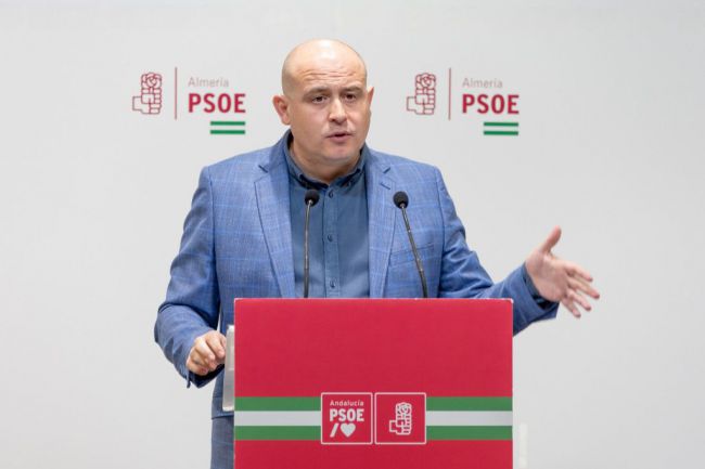 El PSOE acusa al PP de subir impuestos a más de la mitad de los almerienses