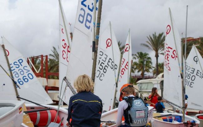 El Club de Mar de Almería pone en liza el segundo título nacional para la clase Optimist