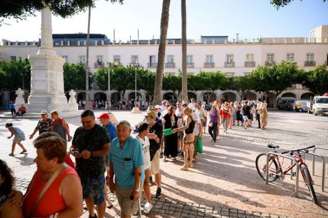 Abanicos, toros: Preparando la feria de Almería