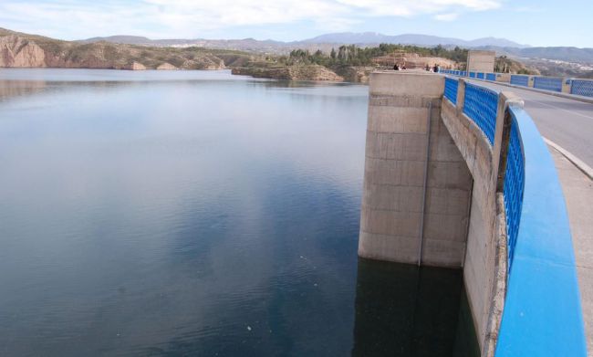 La venta de agua a Almanzora divide a los regantes de Jabalcón