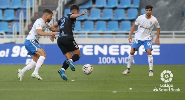 Tenerife espera reaccionar ante el Almería en un partido clave