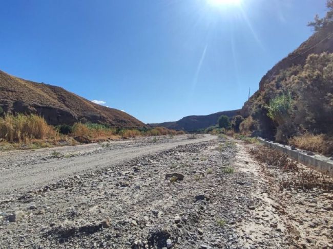 Gobierno licita obras para el río Adra