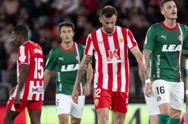 El UD Almería se prepara para su debut en casa con la mirada puesta en el ascenso