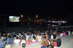 Empresarios de la Plaza del Mar de El Toyo lamentan que la Junta no autorice la programación cultural