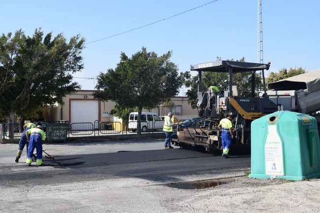 El Ayuntamiento de Vícar mejora los accesos a la ITV