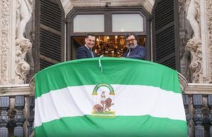 Paco Tous celebra la bandera andaluza en el 4D y rechaza su uso bélico