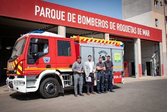 Desalojo preventivo de 30 vecinos por incendio en Adra