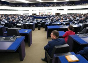 Alvise se queda sin grupo en el Parlamento Europeo