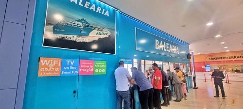 Baleària se retirará de las rutas de Almería, Motril y Melilla en enero