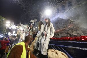 Los Reyes Magos traerán 13.000 kilos de caramelos en la Cabalgata de Almería