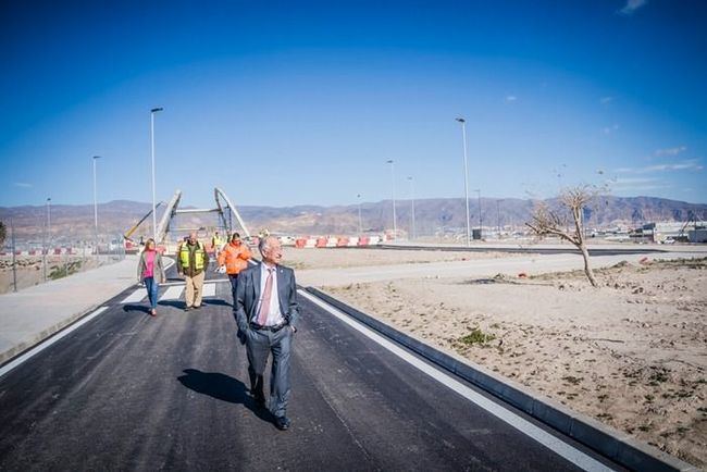 Licitación de un millón para el asfaltado en Roquetas de Mar