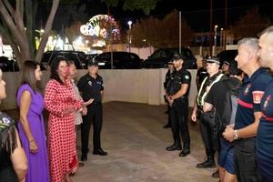 La alcaldesa visita el dispositivo de seguridad de la Feria