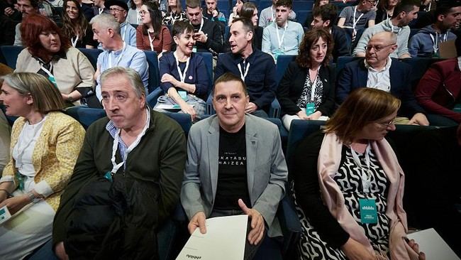 Otegi propone alianzas con el PNV para elecciones vascas y europeas