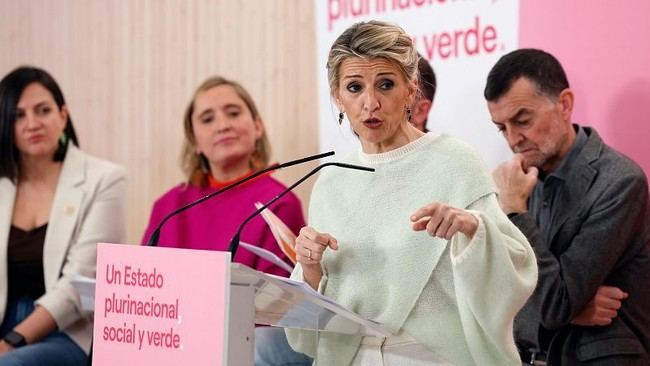 Díaz urge al PSOE a adoptar medidas sociales y avanzar en la legislatura