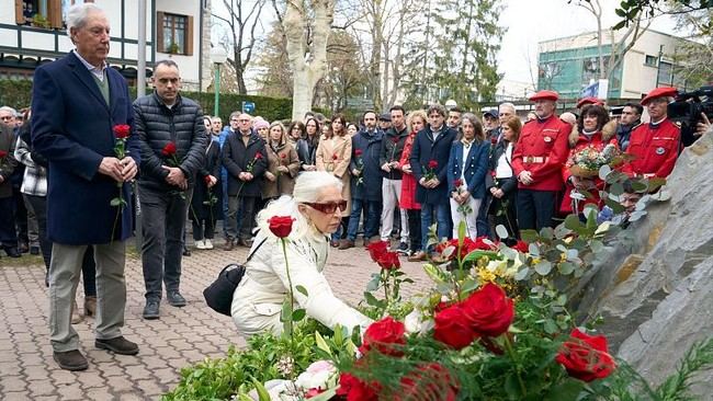 Homenaje en Vitoria por el 25 aniversario del asesinato de Buesa y Díez