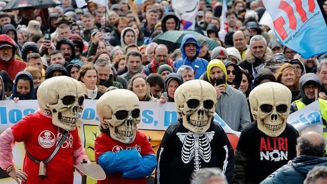 Protestas masivas en A Pobra contra planta de Altri por falta de apoyo social