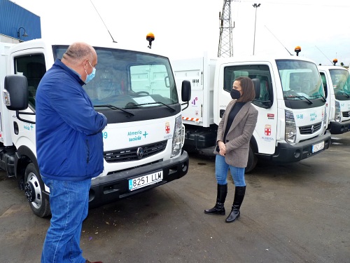 El Ayuntamiento incorpora tres nuevos vehículos para mejorar la recogida selectiva