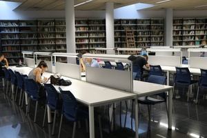 La Biblioteca de El Ejido amplía horario en época de exámenes y Selectividad