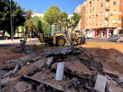 Obras de ornamentación de la nueva rotonda de la calle Instinción