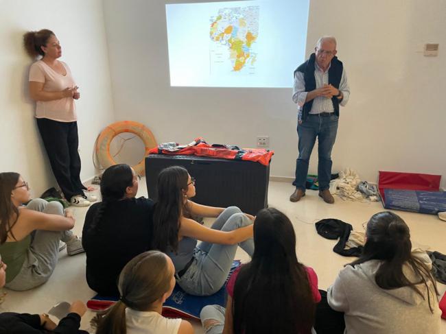 Vícar acoge el exitoso proyecto educativo ‘Escape-Room Migraciones; Un viaje que no empieza en patera’