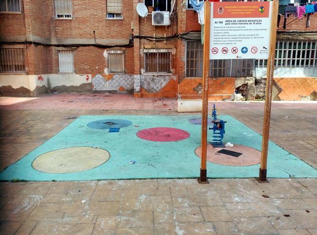 El PSOE denuncia la falta de mantenimiento de los parques infantiles