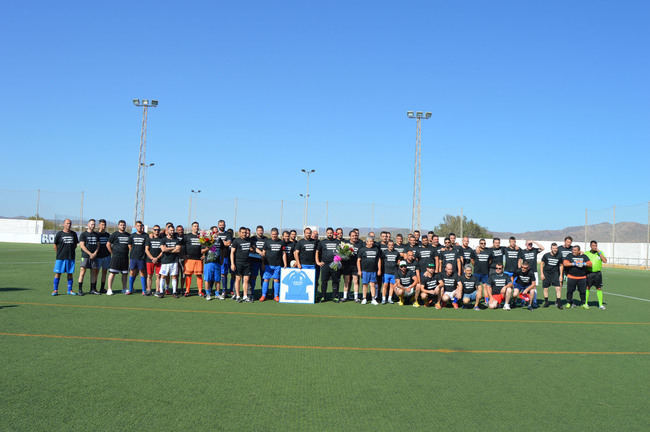 El mundo del fútbol rinde un emocionado homenaje póstumo a Juan Rey