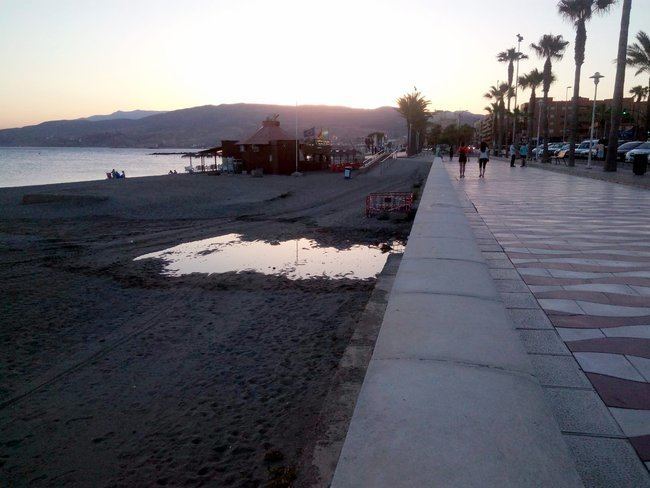 El PSOE exige al PP “que dé una solución” a las aguas residuales en la playa de El Zapillo