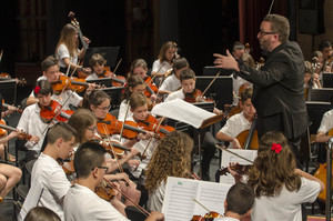 La Orquesta Infantil ofrece un concierto sobresaliente en el Auditorio Maestro Padilla