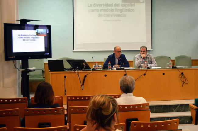 Lenguaje y violencia de género con los Cursos de Verano de la UNED Almería