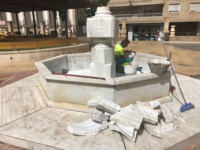 Destrozan la fuente de San Pedro