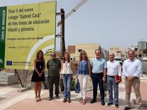 La delegada de Educación comprueba el ritmo de las obras de la 2ª fase del CEIP Gabriel Cara