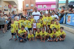 Más de 200 niños lucen su dorsal frente al mar en la Flamenco Kids Running de Cabo de Gata