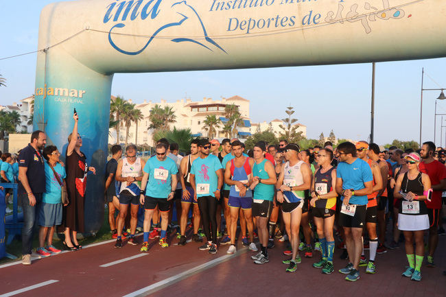 La 'VI Carrera Popular Contra el Cáncer' congrega a casi 400 atletas en Almerimar