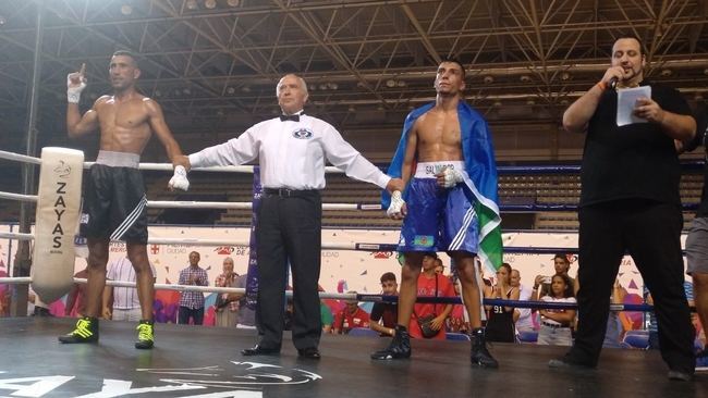 El boxeo profesional levanta de sus asientos al público con una emocionante velada