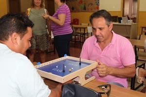 Almería organiza por primera vez en España un torneo del juego de mesa danés ‘Klask’