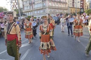 La Batalla de Flores regala tradiciones, claveles y alegría a miles de personas en #AlmeríaenFeria