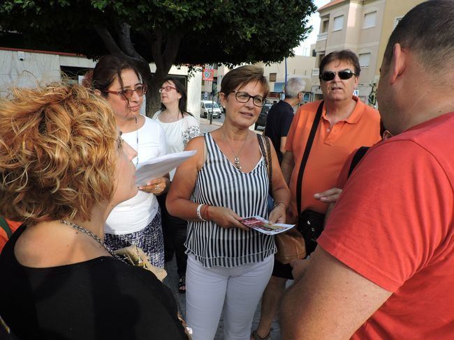 El PSOE se reune con los vecinos de La Cañada