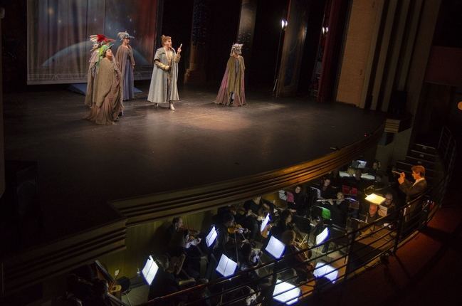 La ópera llena el Auditorio Maestro Padilla en una futurista ‘La Flauta Mágica’