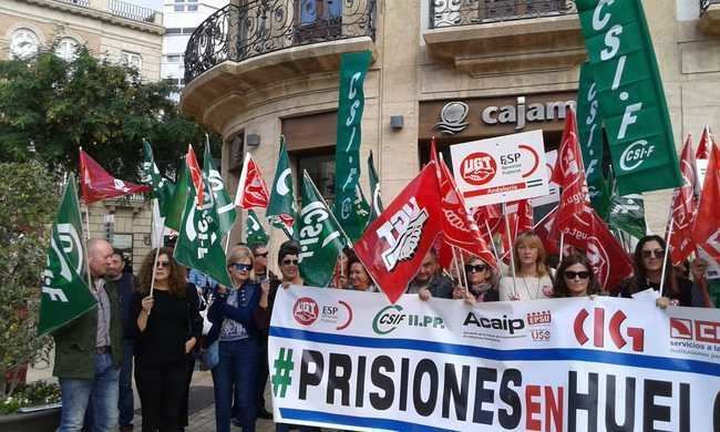 Se mantiene el conflicto laboral en prisiones