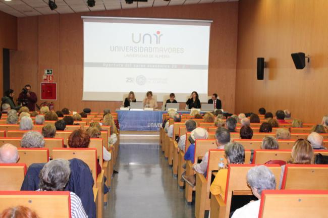 600 personas en la Universidad de Mayores de Almería